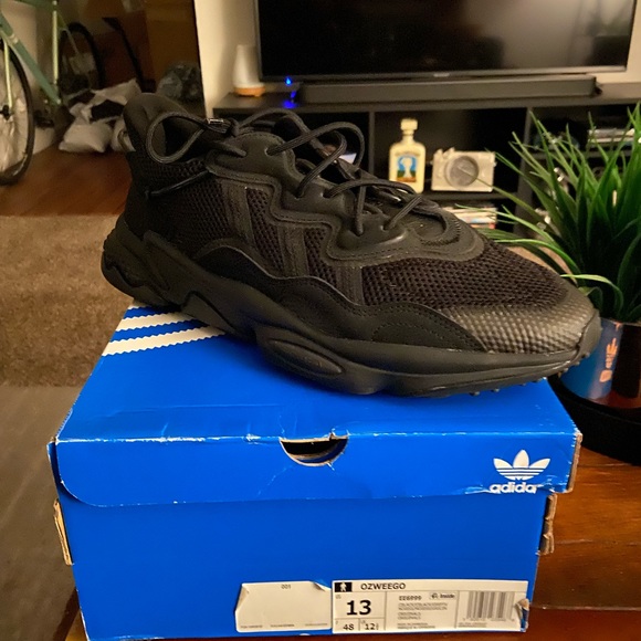 All black Ozweegos size 13 - Picture 4 of 5